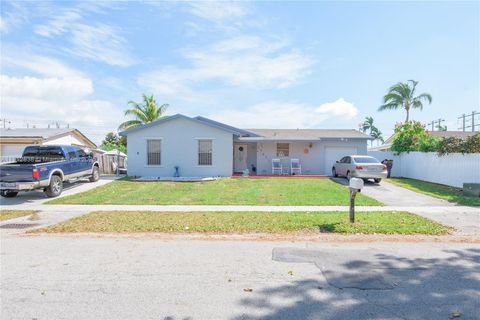 Photo of 25631 SW 130th Ave, Homestead, FL 33032 (MLS # A11912838)