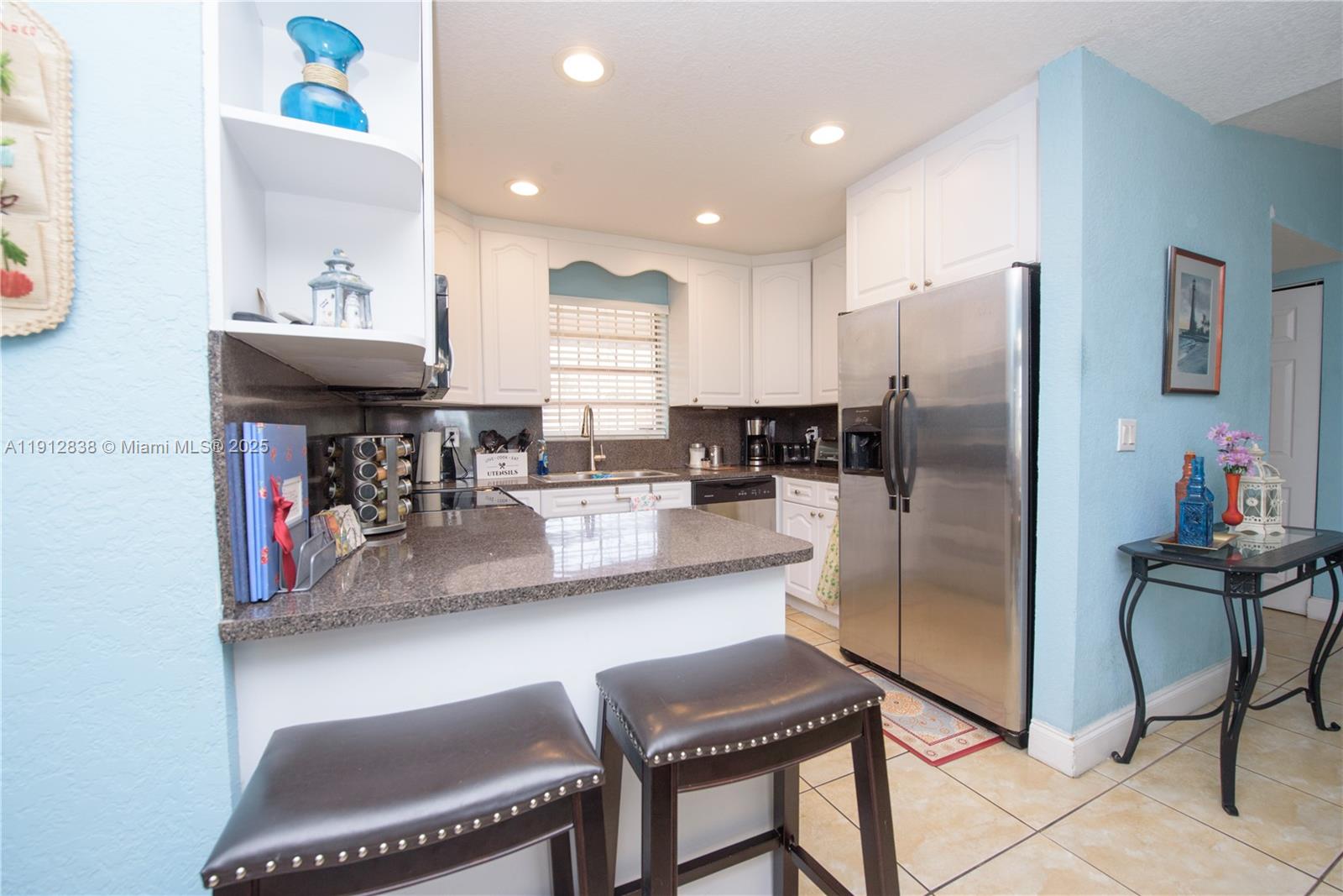 MEADOW WOOD MANOR #4 - Residential