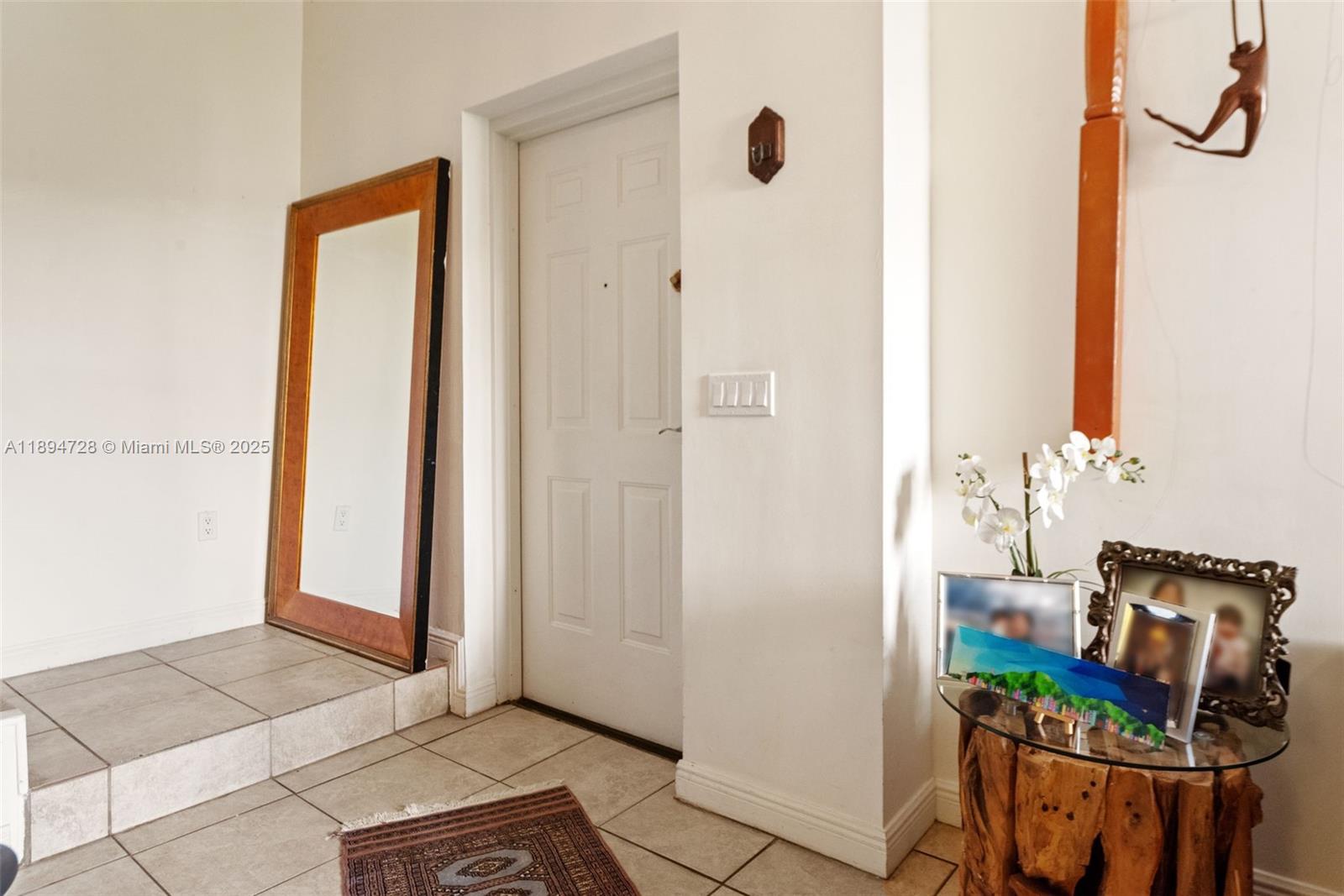 PUERTA DE PALMAS CONDO - Residential