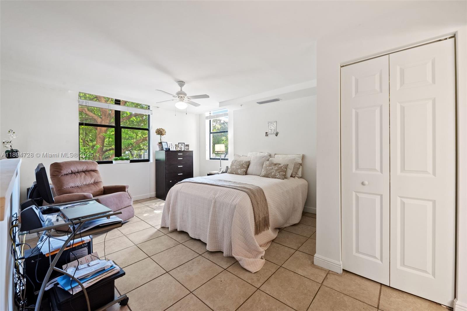 PUERTA DE PALMAS CONDO - Residential