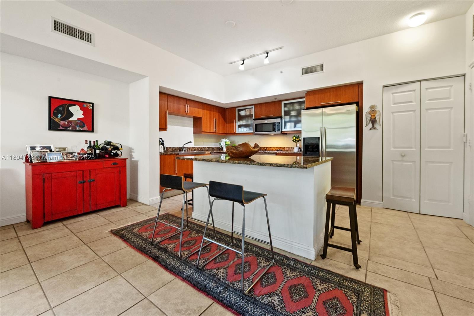 PUERTA DE PALMAS CONDO - Residential