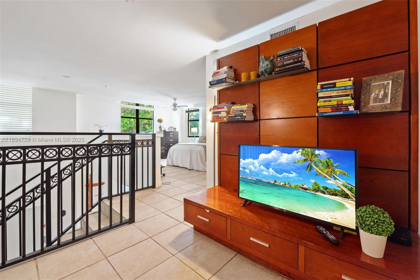 PUERTA DE PALMAS CONDO - Residential