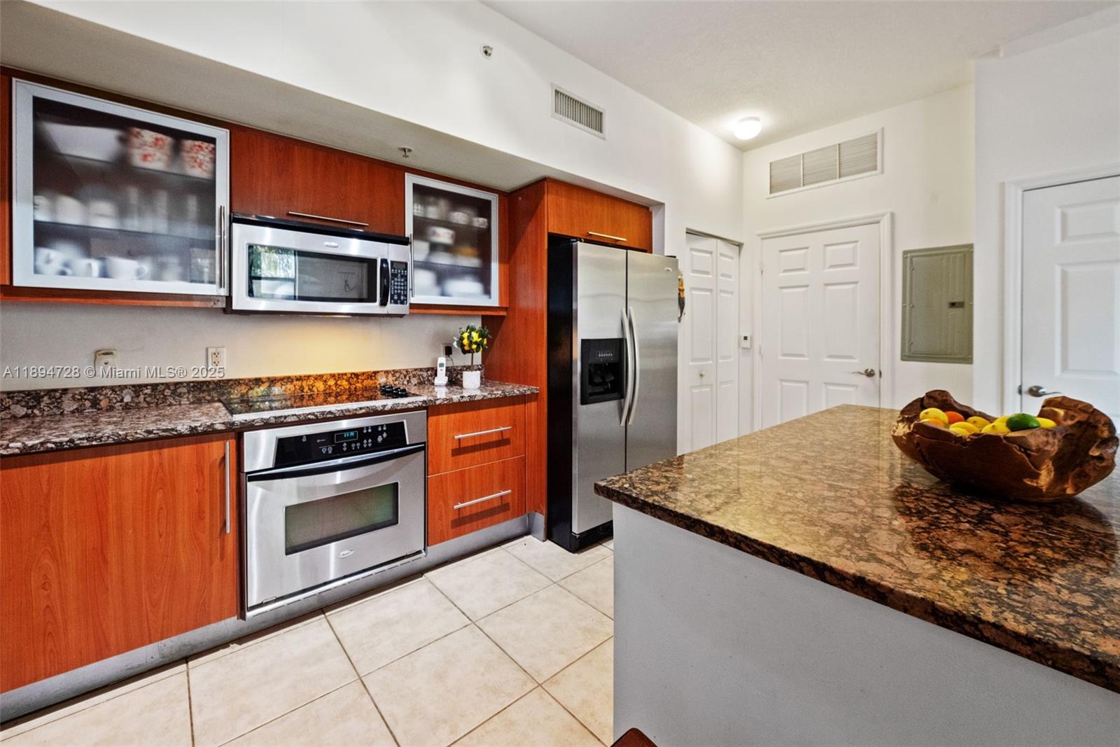 PUERTA DE PALMAS CONDO - Residential