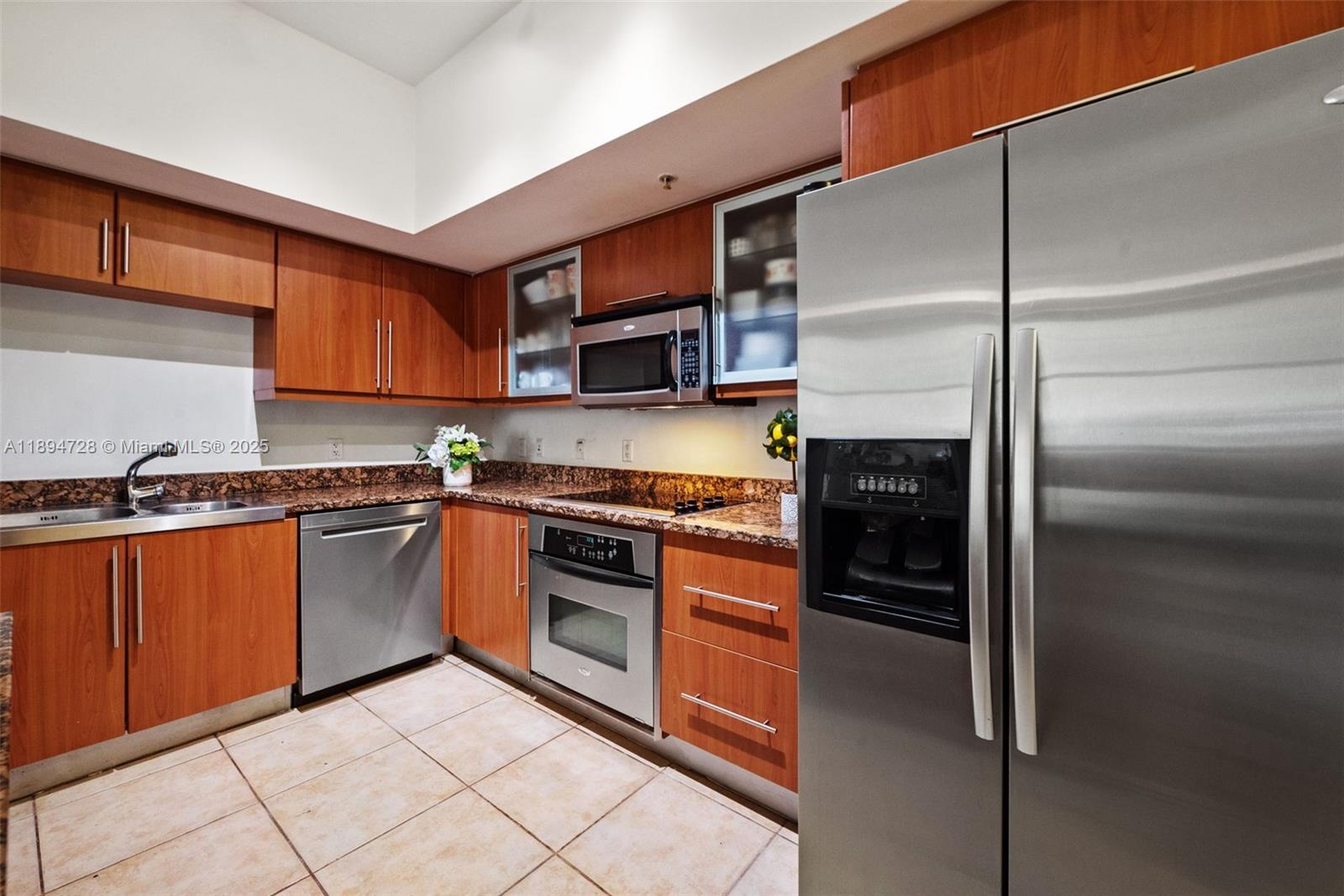PUERTA DE PALMAS CONDO - Residential