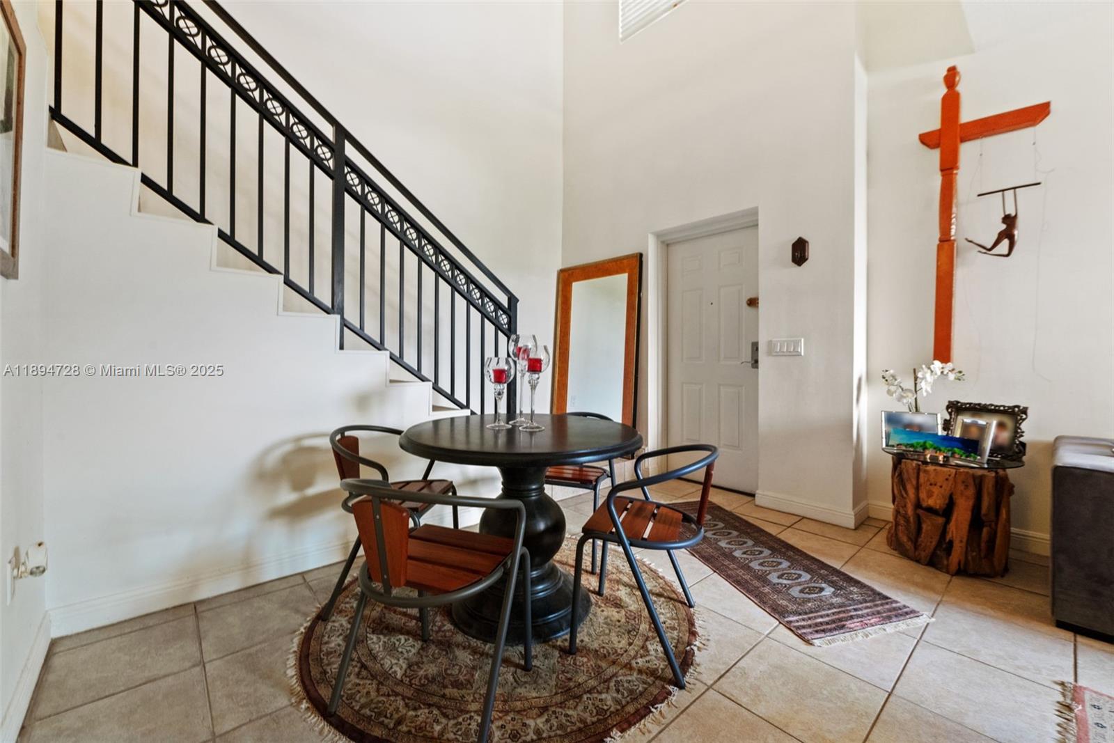 PUERTA DE PALMAS CONDO - Residential