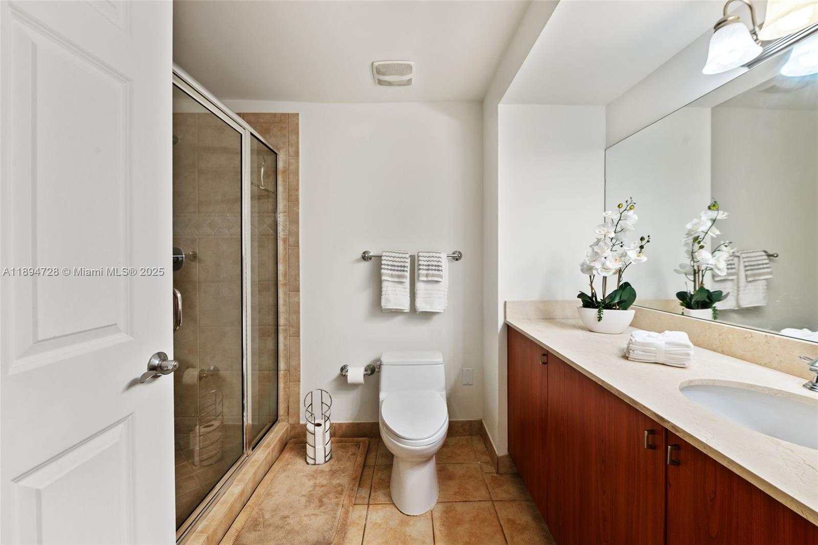 PUERTA DE PALMAS CONDO - Residential