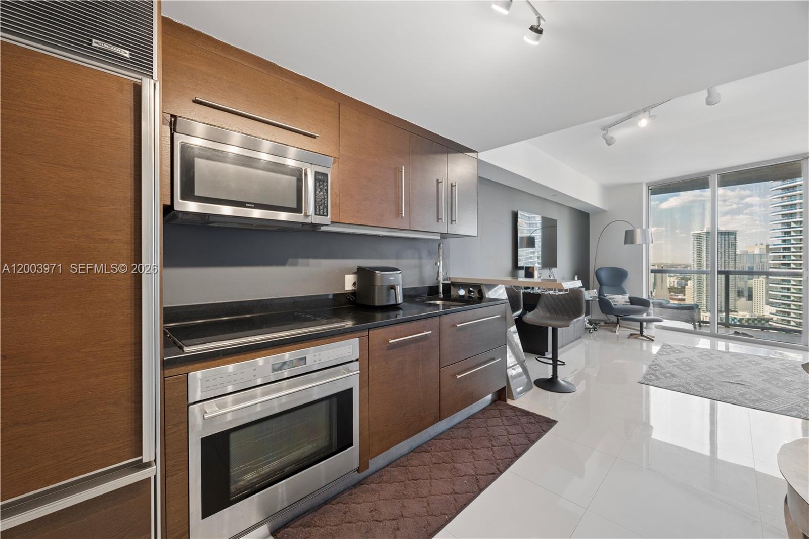 ICONBRICKELL CONDO NO 1 - Residential