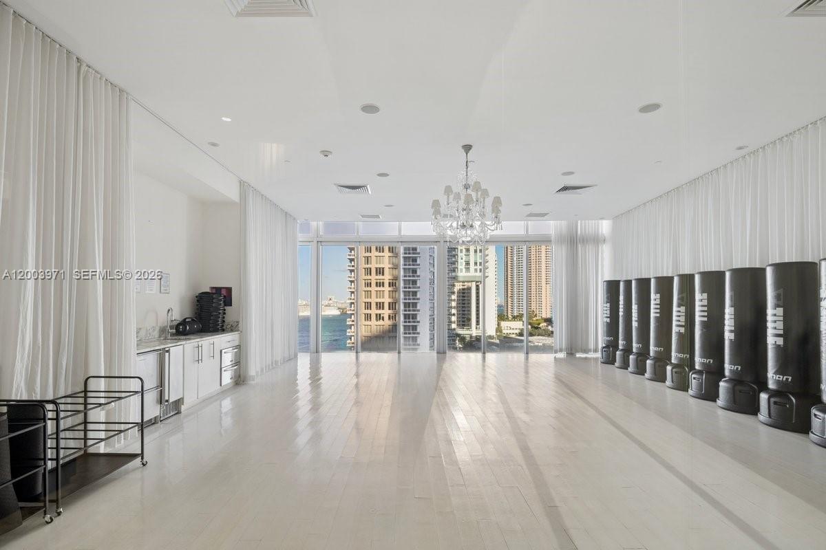 ICONBRICKELL CONDO NO 1 - Residential