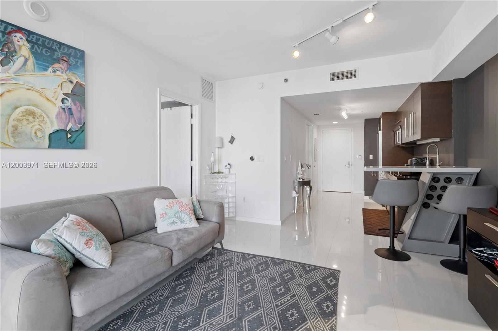 ICONBRICKELL CONDO NO 1 - Residential