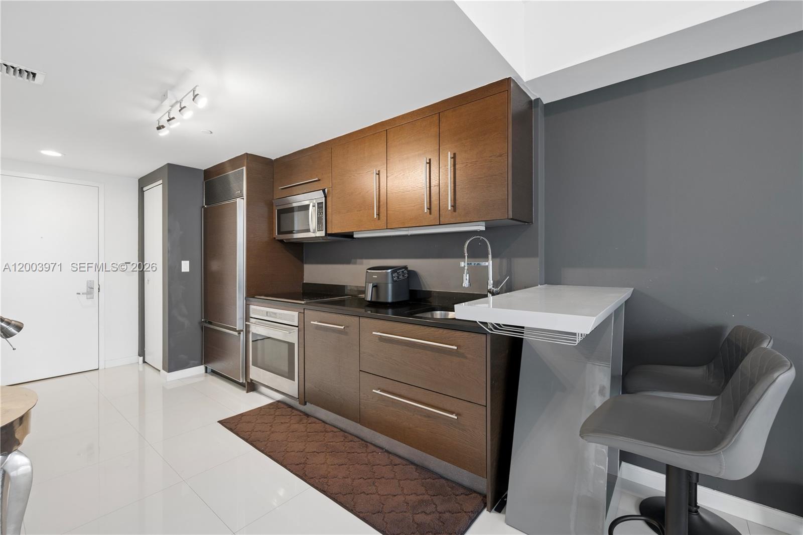 ICONBRICKELL CONDO NO 1 - Residential