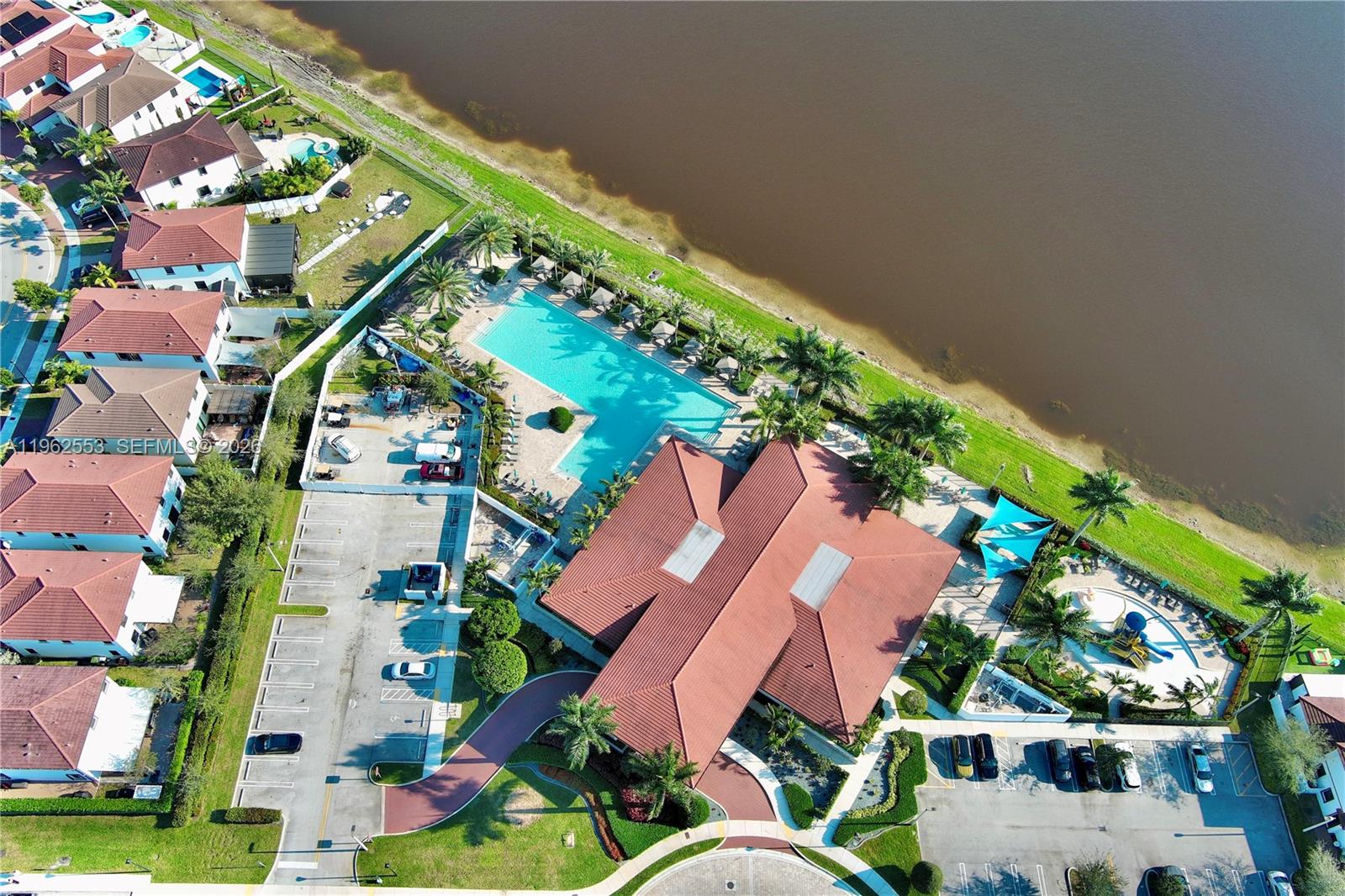 AQUABELLA NORTH - Residential