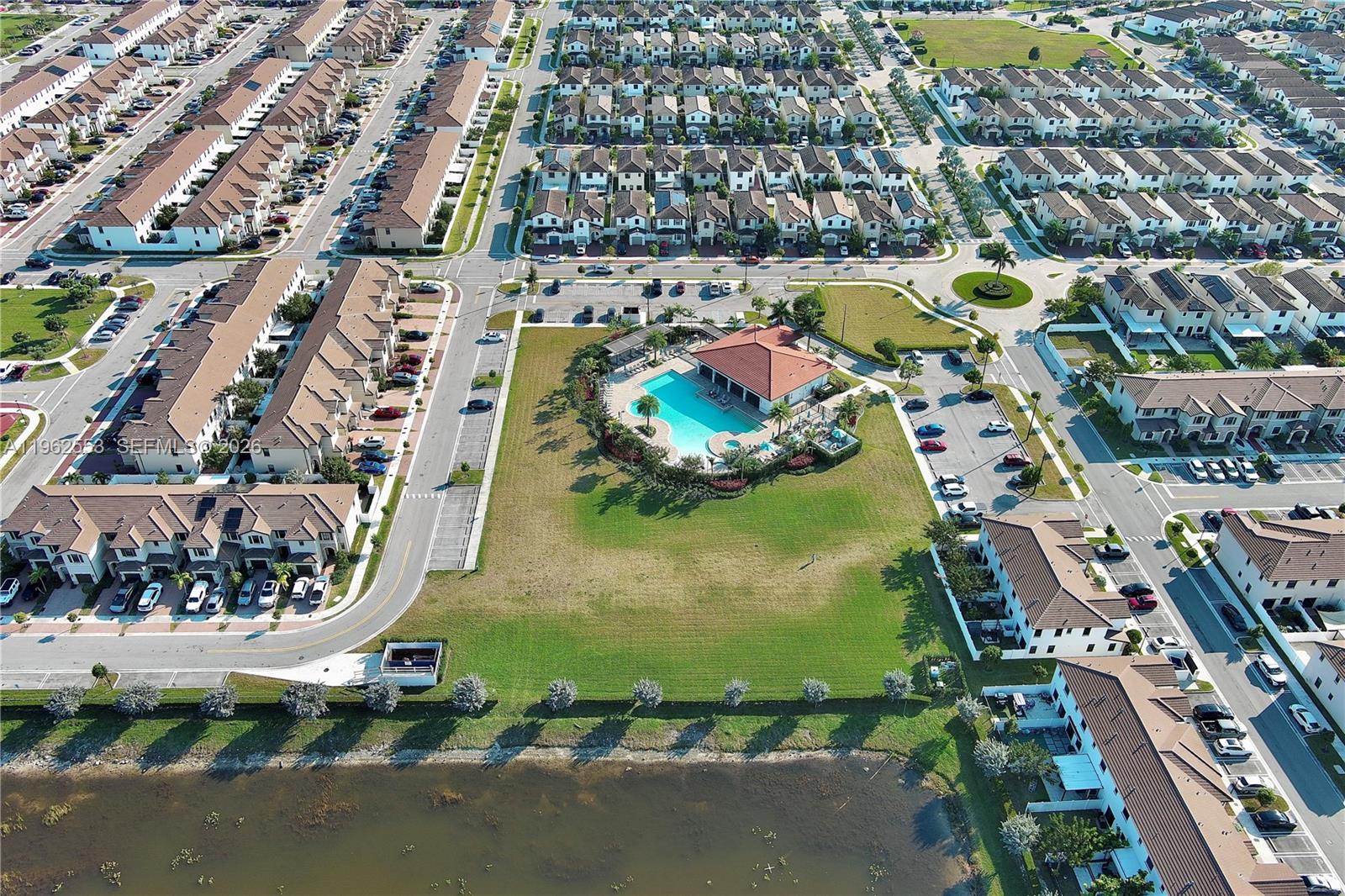 AQUABELLA NORTH - Residential