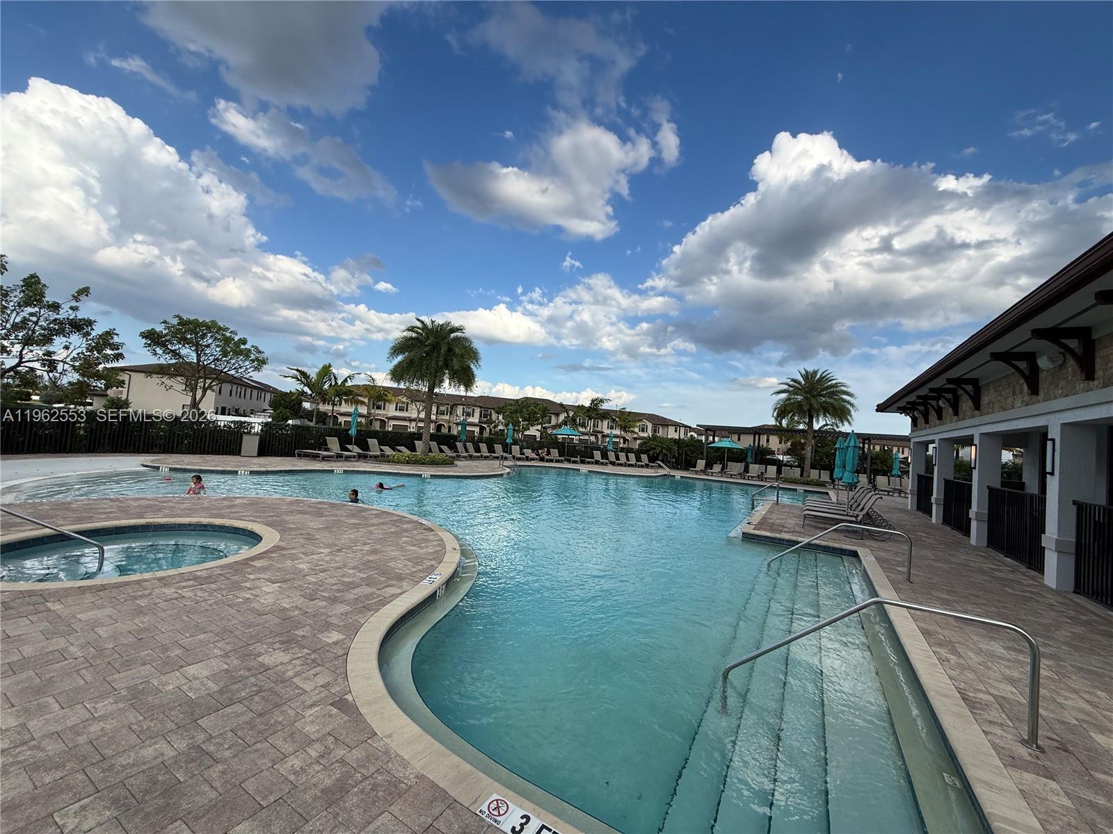 AQUABELLA NORTH - Residential