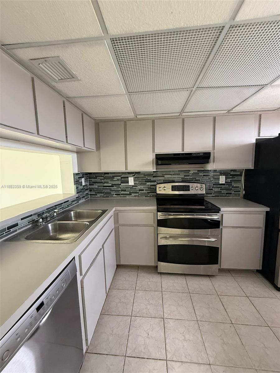 LAS BRISAS VILLAGE CONDO - Residential Lease