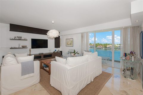 Photo of 19707 E Turnberry Way #5E, Aventura, FL 33180 (MLS # A11982124)