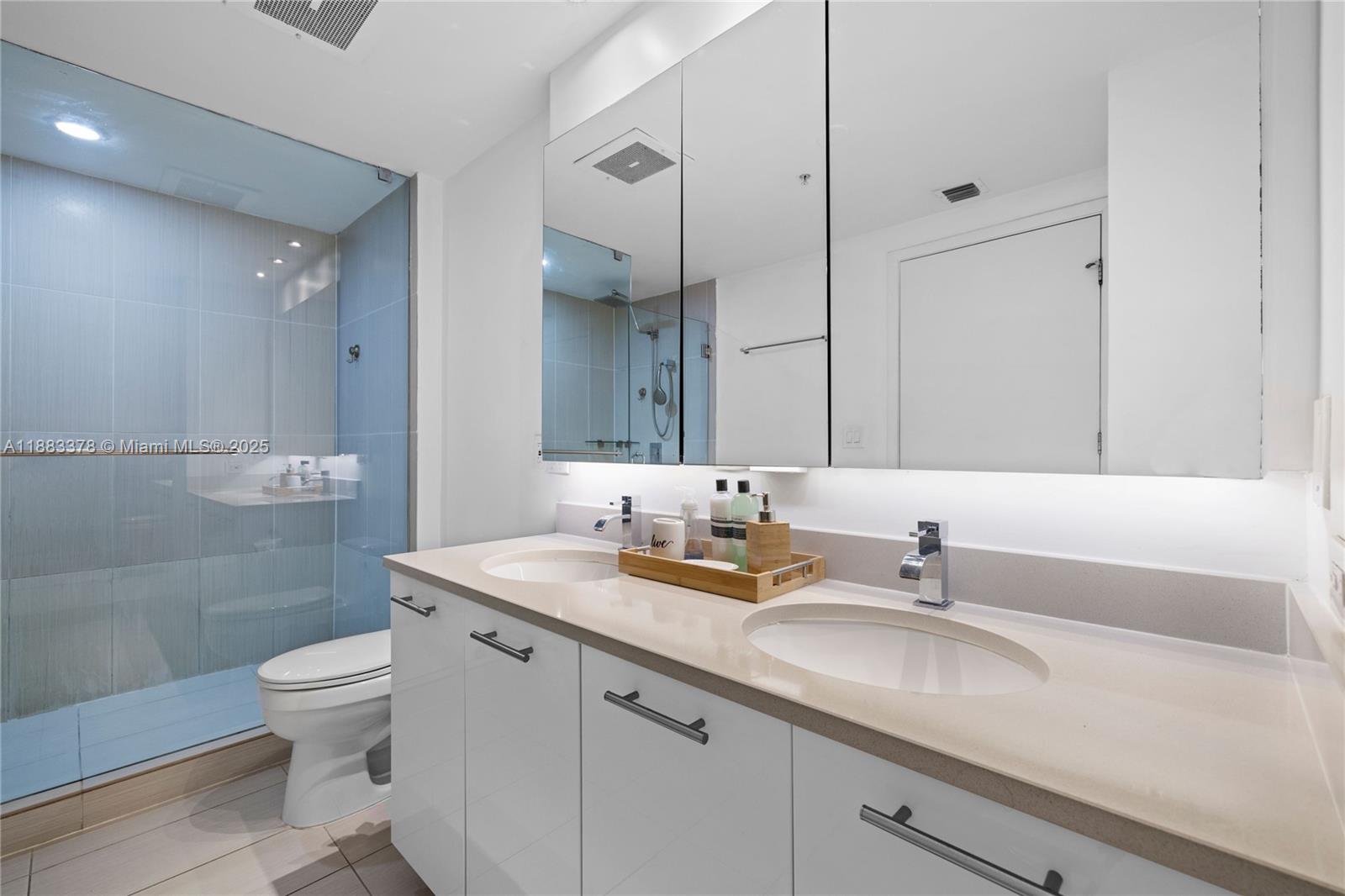 MIDBLOCK MIAMI CONDO - Residential Lease