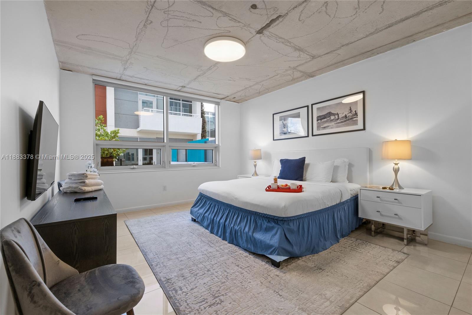 MIDBLOCK MIAMI CONDO - Residential Lease