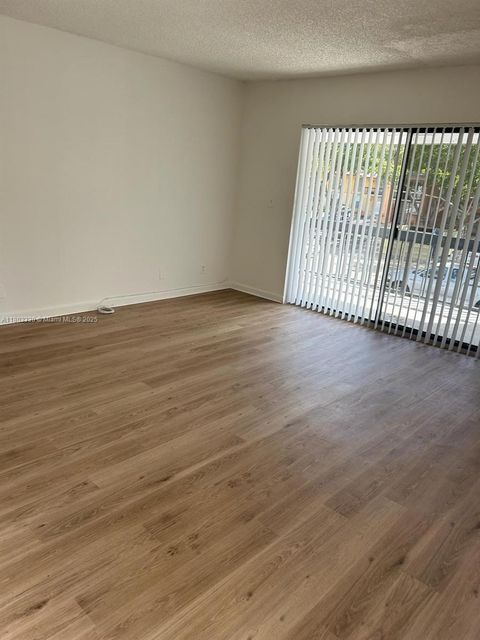 4013 N University Dr 201 Sunrise FL 33351