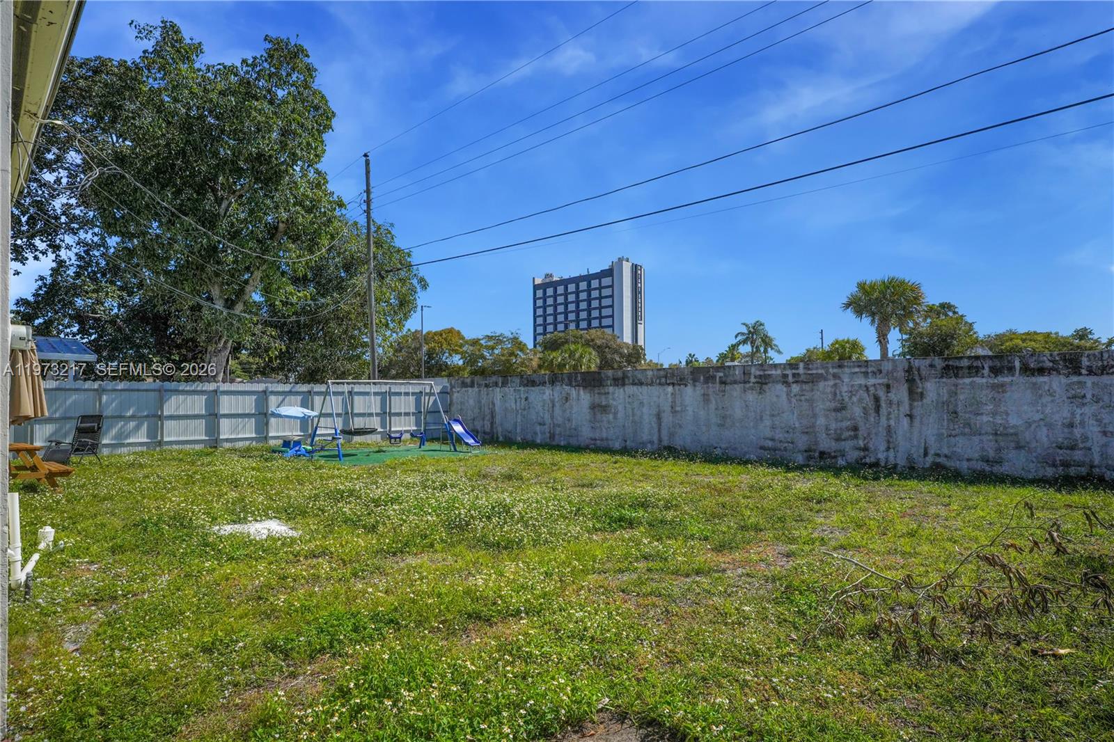 BEACH PLAZA - Residential