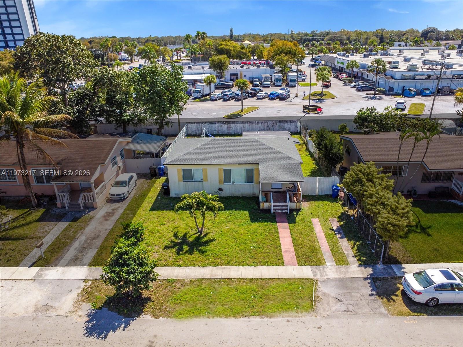 BEACH PLAZA - Residential