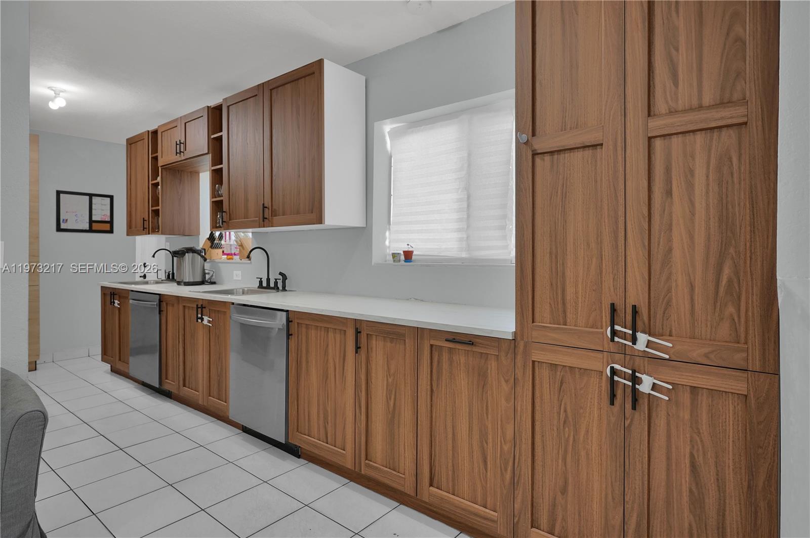 BEACH PLAZA - Residential