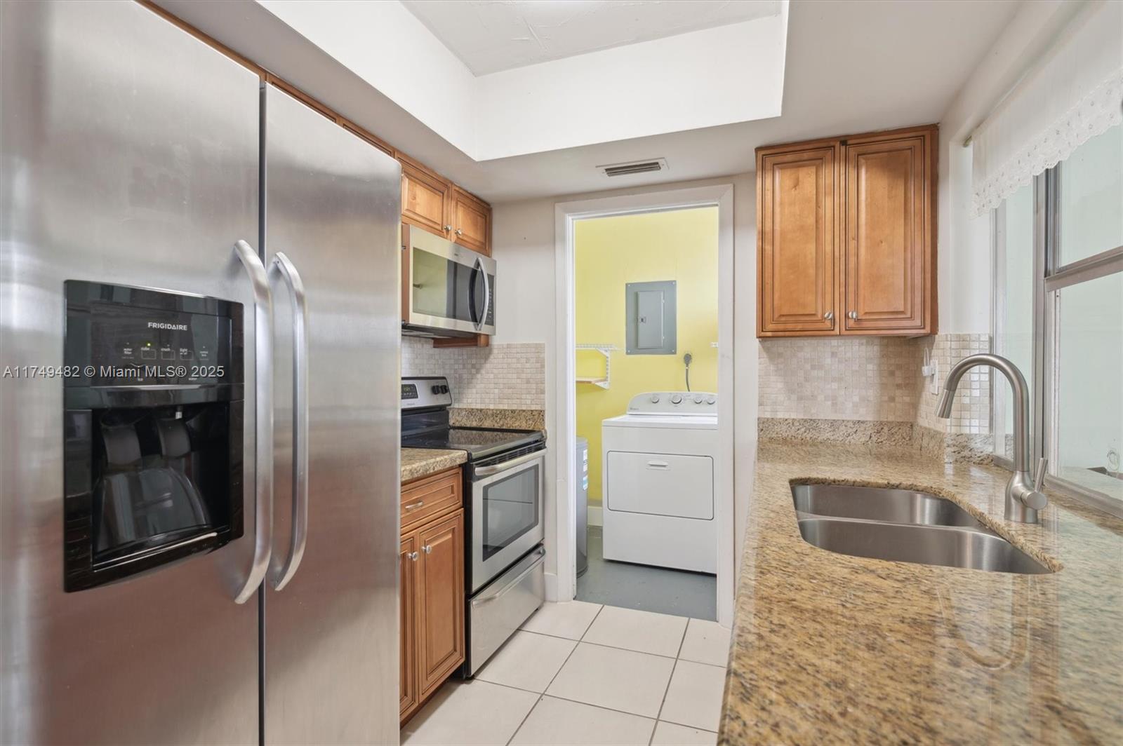 MAINLANDS OF TAMARAC LAKE - Residential