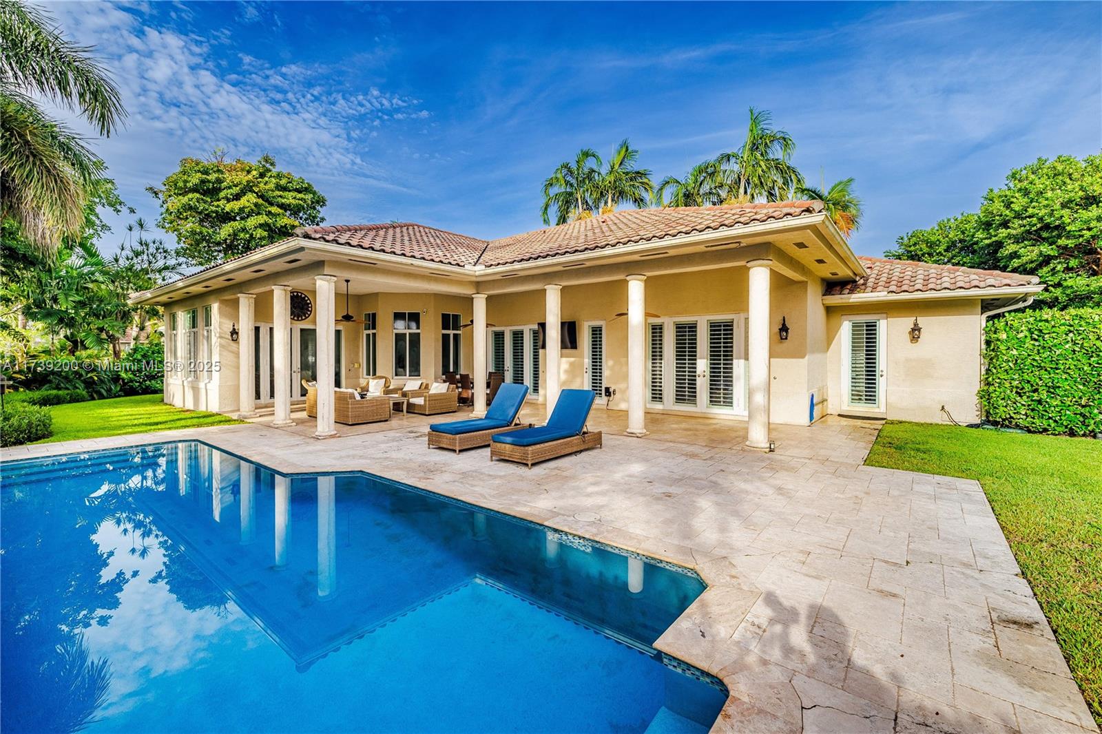 16721 Sw 86th Ct, Palmetto Bay, Miami-Dade County, Florida - 4 Bedrooms  
3 Bathrooms - 