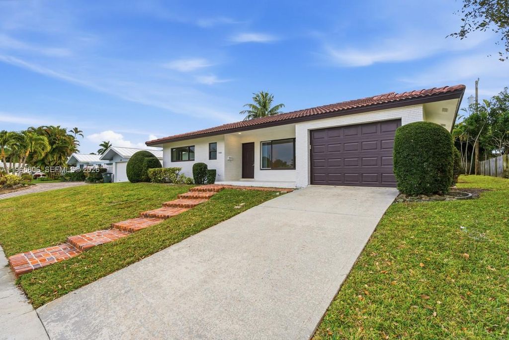 Photo of 1260 SW 8th St, Boca Raton, FL 33486 (MLS # A11965806)