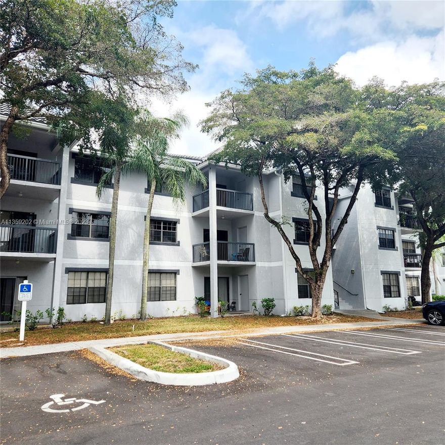 Spacious centrally located first floor 2/2 condo in Coral Springs. Until has been nicely cared by a long term tenant who has outgrown the unit. Split bedroom plan with large dining and living room combination, tile and wood laminated floors throughout. Full size washer and dryer. Unit backs up to a greenbelt area with a canal. This unit is in Atlantic Springs community which has community pools, playground area and tennis courts among others. Unit is minutes from Sawgrass Expressway, close to mall, shopping center and restaurants. Please note unit is currently tenant occupied, we could accommodate an April 18th move in. Easy to show on lbx, please use ShowAssist. Please note that landlord will be removing sink garbage disposal. Association requires minimum 650 credit score