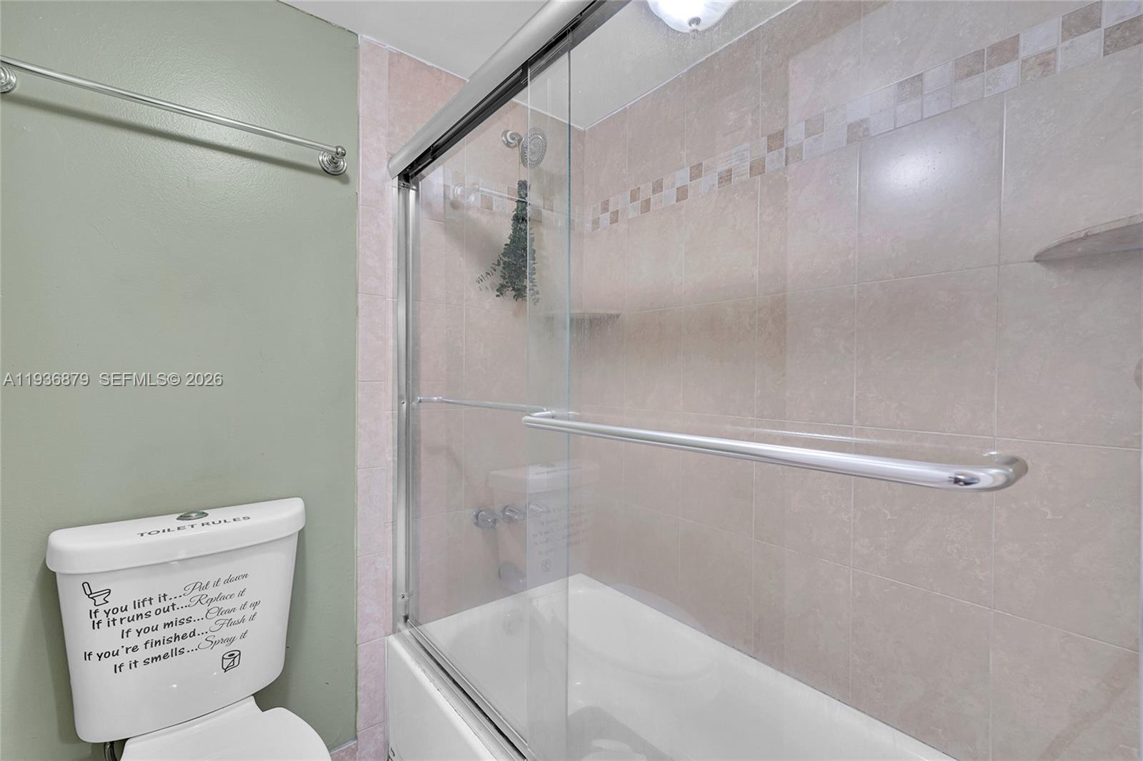 SHERWOOD SQUARE CONDOMINI - Residential Lease