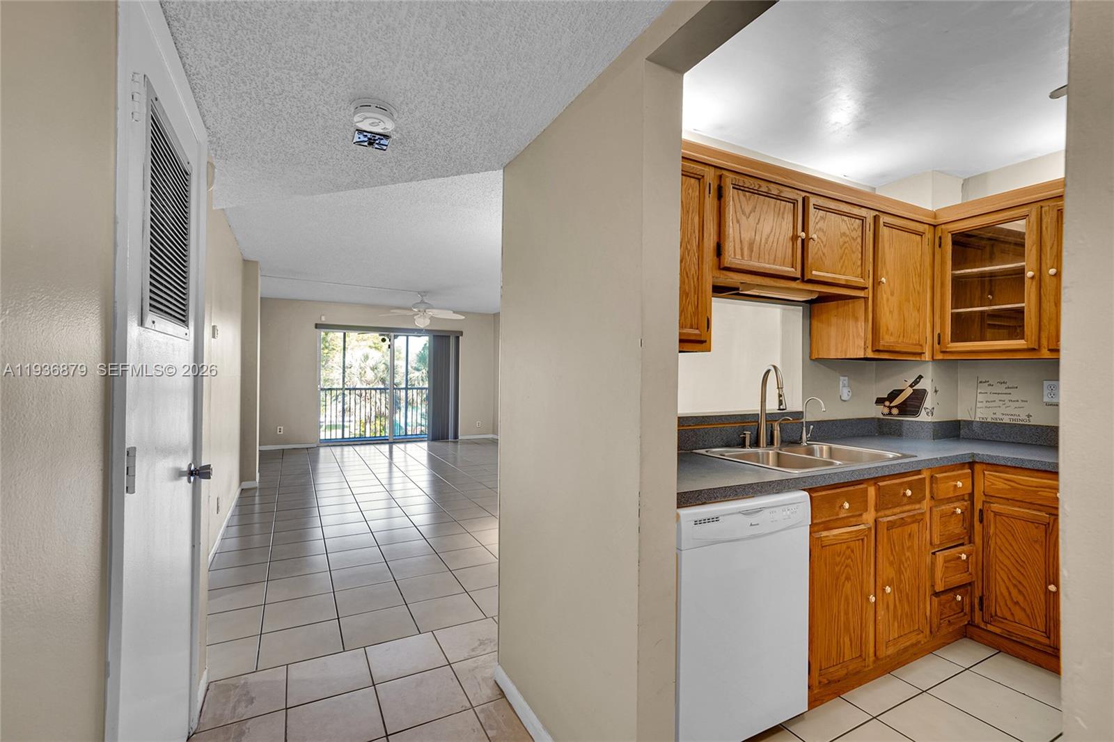 SHERWOOD SQUARE CONDOMINI - Residential Lease