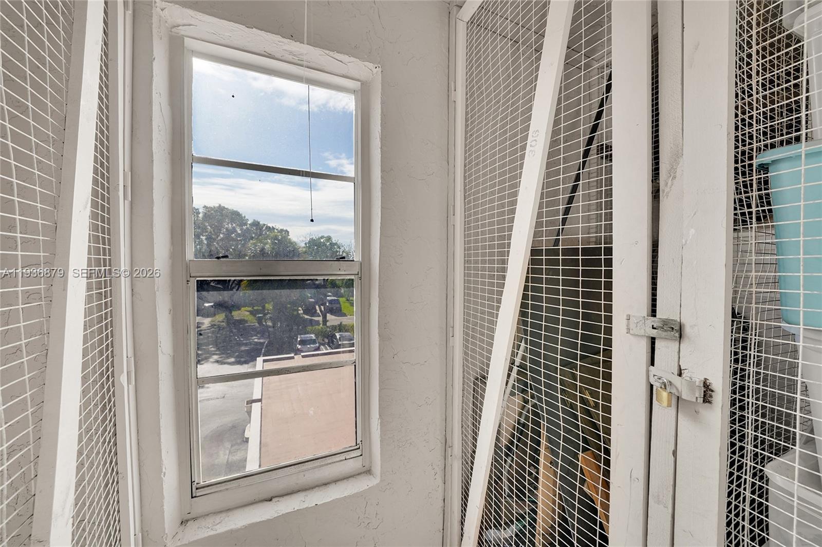 SHERWOOD SQUARE CONDOMINI - Residential Lease