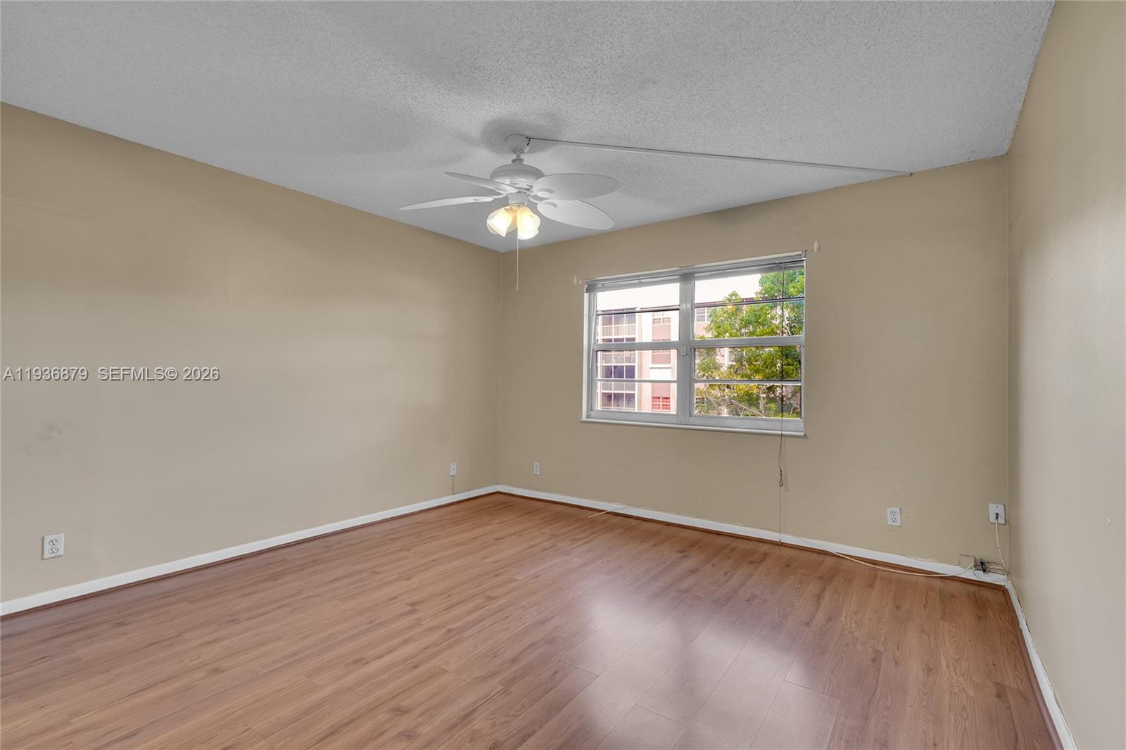 SHERWOOD SQUARE CONDOMINI - Residential Lease