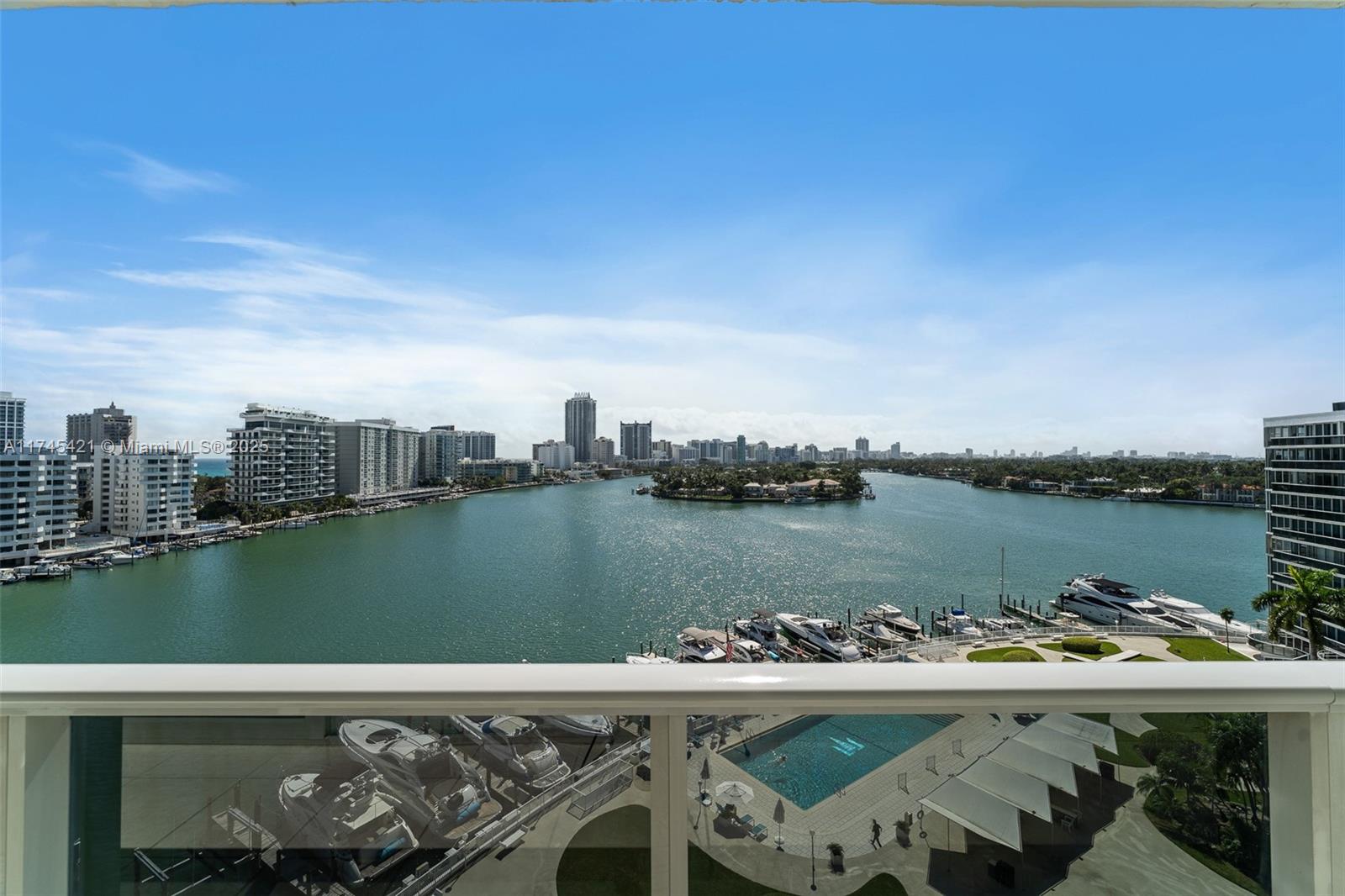 KING COLE CONDO - Residential