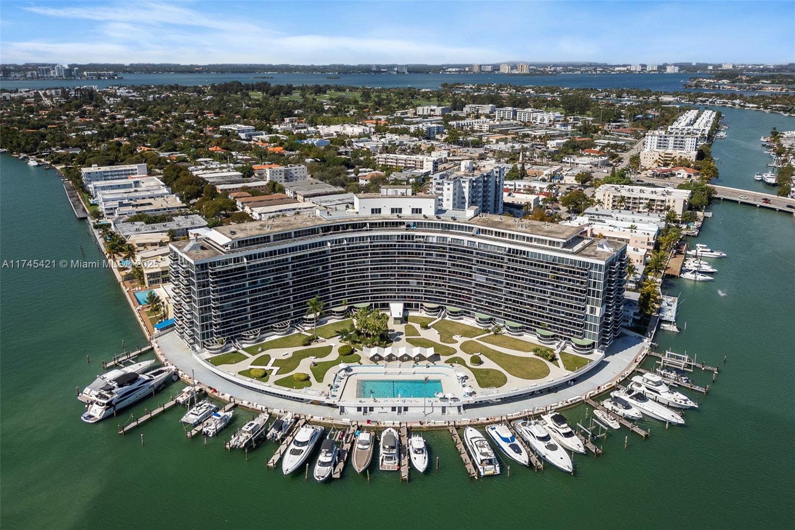 KING COLE CONDO - Residential