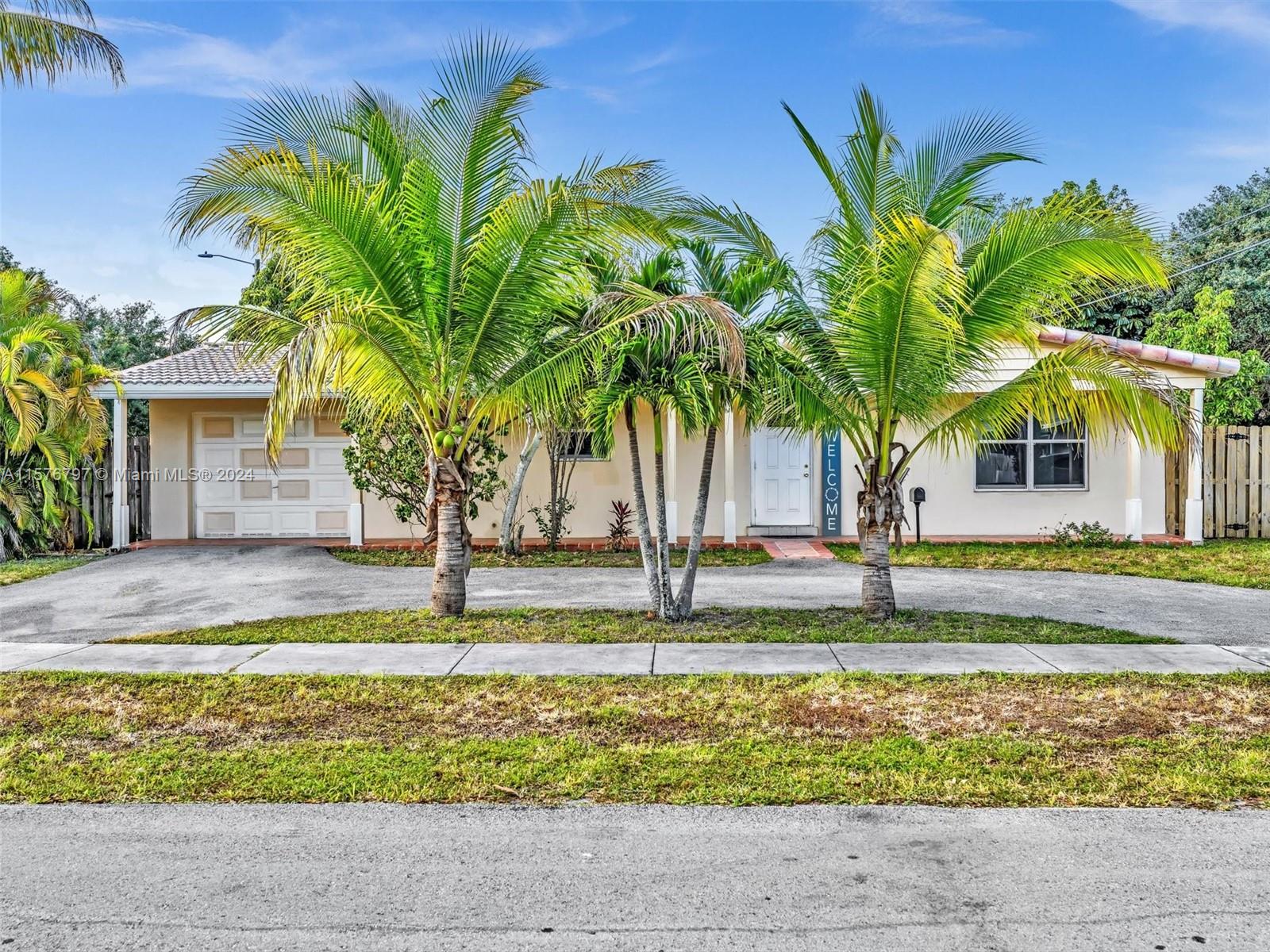 6200 Nw 13th St St, Sunrise, Miami-Dade County, Florida - 4 Bedrooms  
2 Bathrooms - 