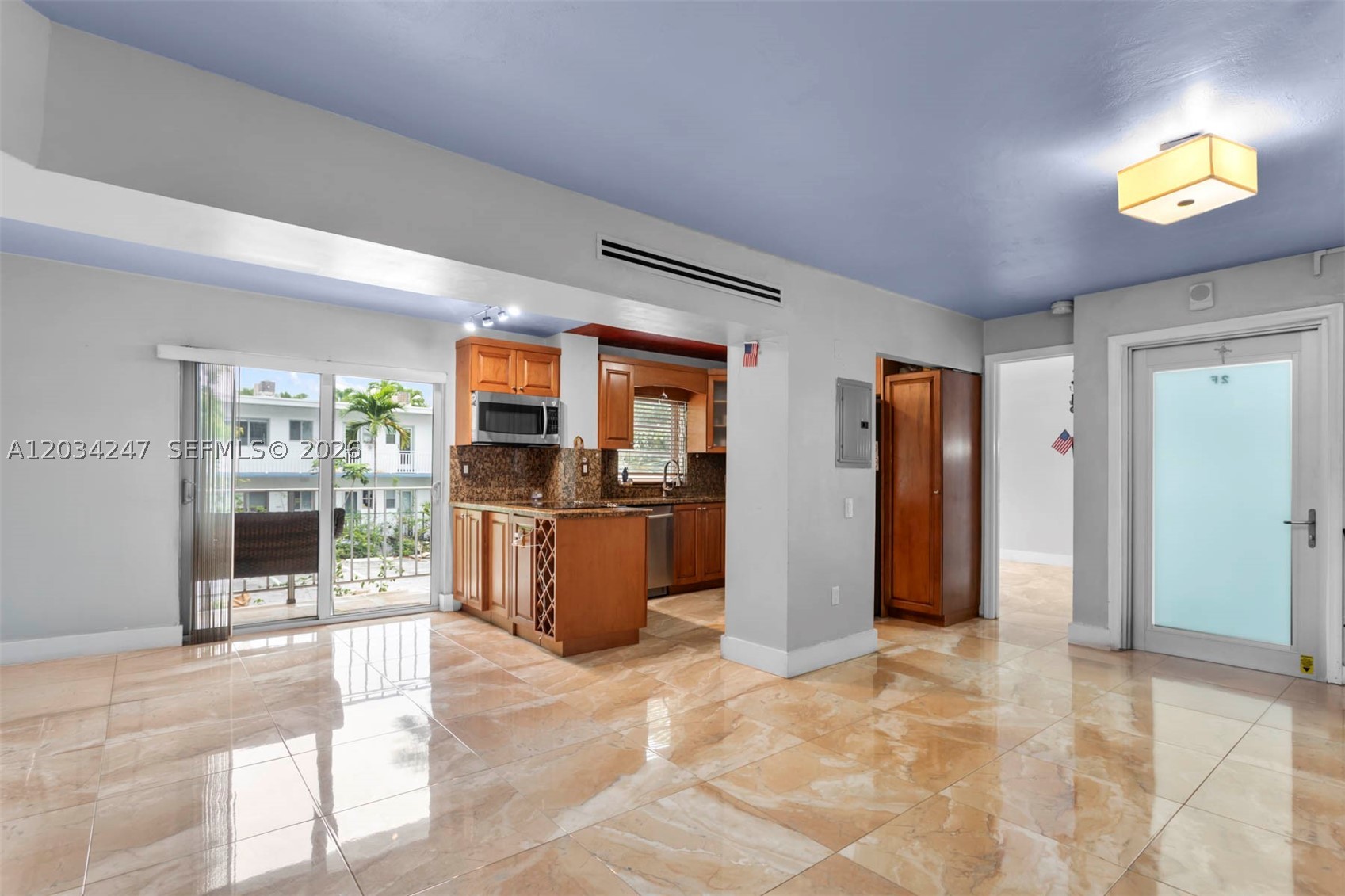 1820 James Ave 2F