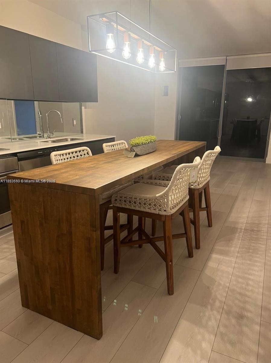 31 SE 6th St 2506