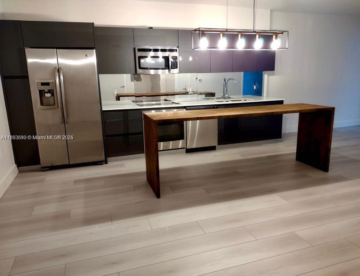 31 SE 6th St 2506