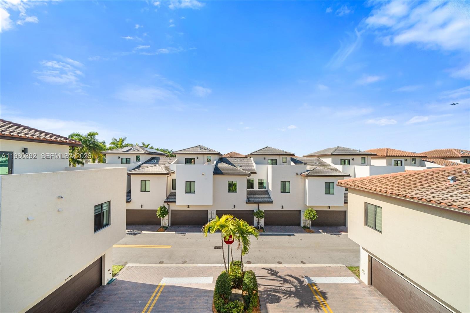 DOWNTOWN DORAL SOUTH PHAS - Residential