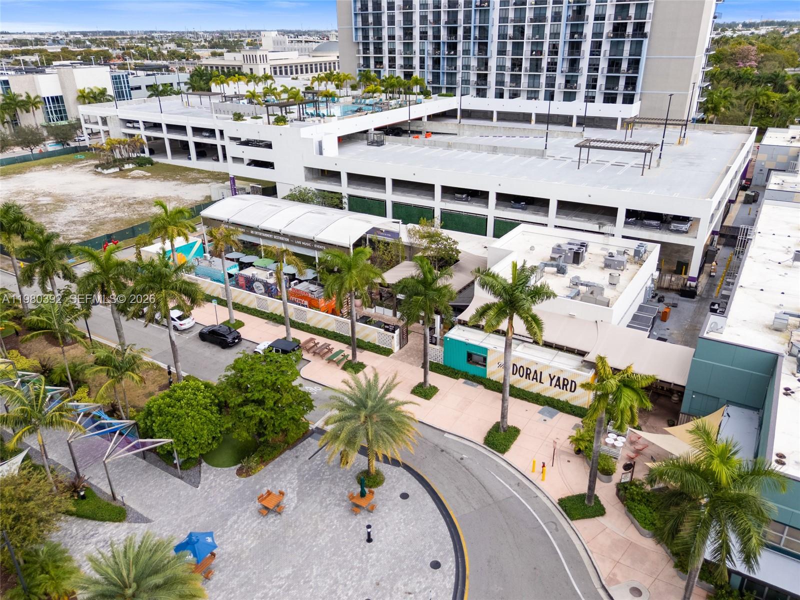 DOWNTOWN DORAL SOUTH PHAS - Residential