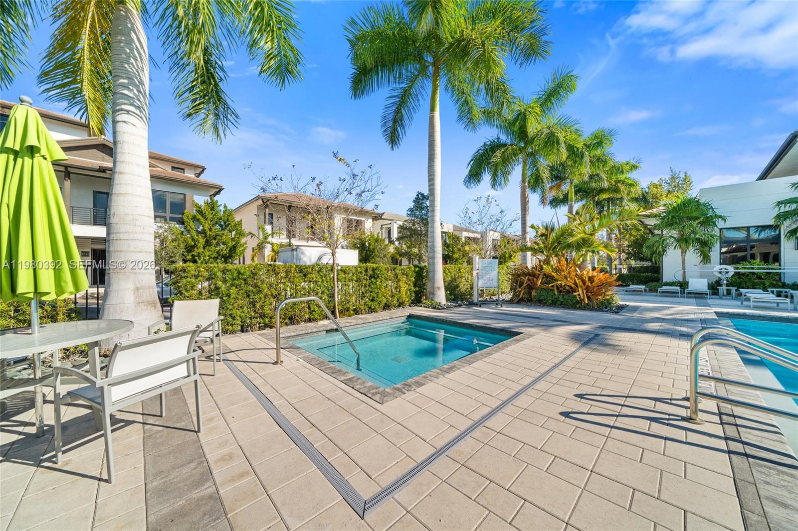 DOWNTOWN DORAL SOUTH PHAS - Residential