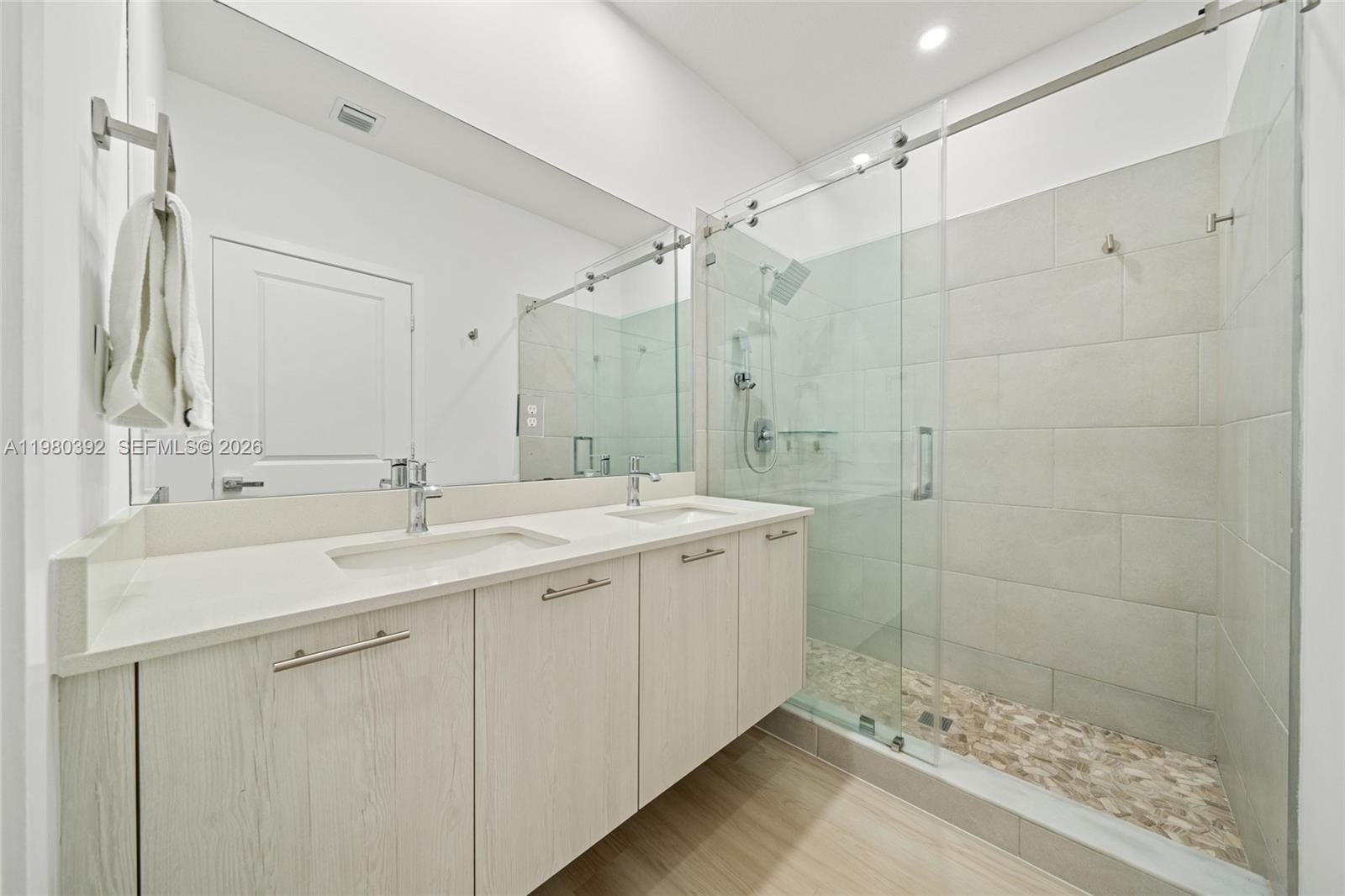 DOWNTOWN DORAL SOUTH PHAS - Residential