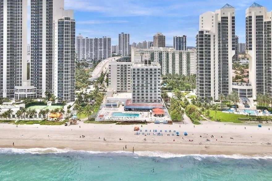 Excellent investment opportunity — no rental restrictions! Airbnb allowed, daily rentals permitted. Remodeled and fully furnished unit with stunning ocean views in the most desirable oceanfront location of Sunny Isles Beach***420 sq ft layout, all utilities included (electricity, internet, cable, water, valet, insurance), pet-friendly, and ready to generate income immediately***Full-service building with resort-style amenities including heated pool, gym, sauna, steam room, jacuzzi, and beach service***
Prime location close to Aventura Mall, restaurants, shopping, and parks. Not part of the hotel program — full freedom for short-term rentals.