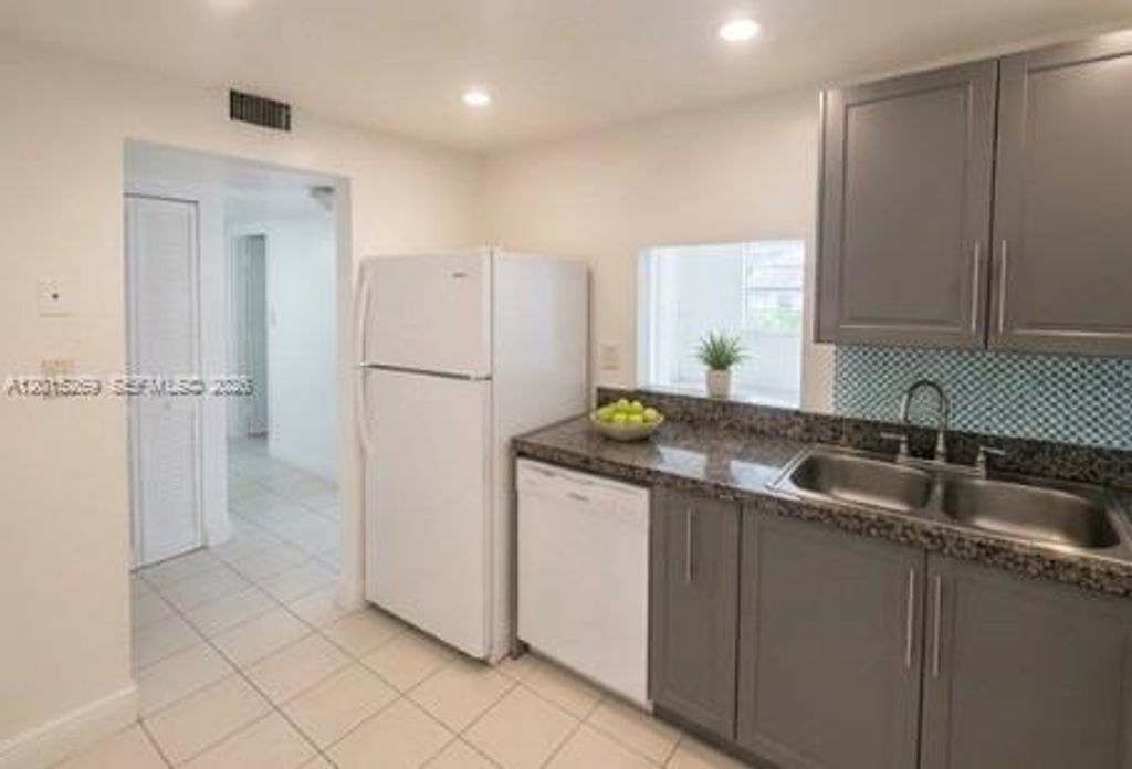 Photo of 4304 NW 9th Ave #3-2H, Deerfield Beach, FL 33064 (MLS # A12015269)