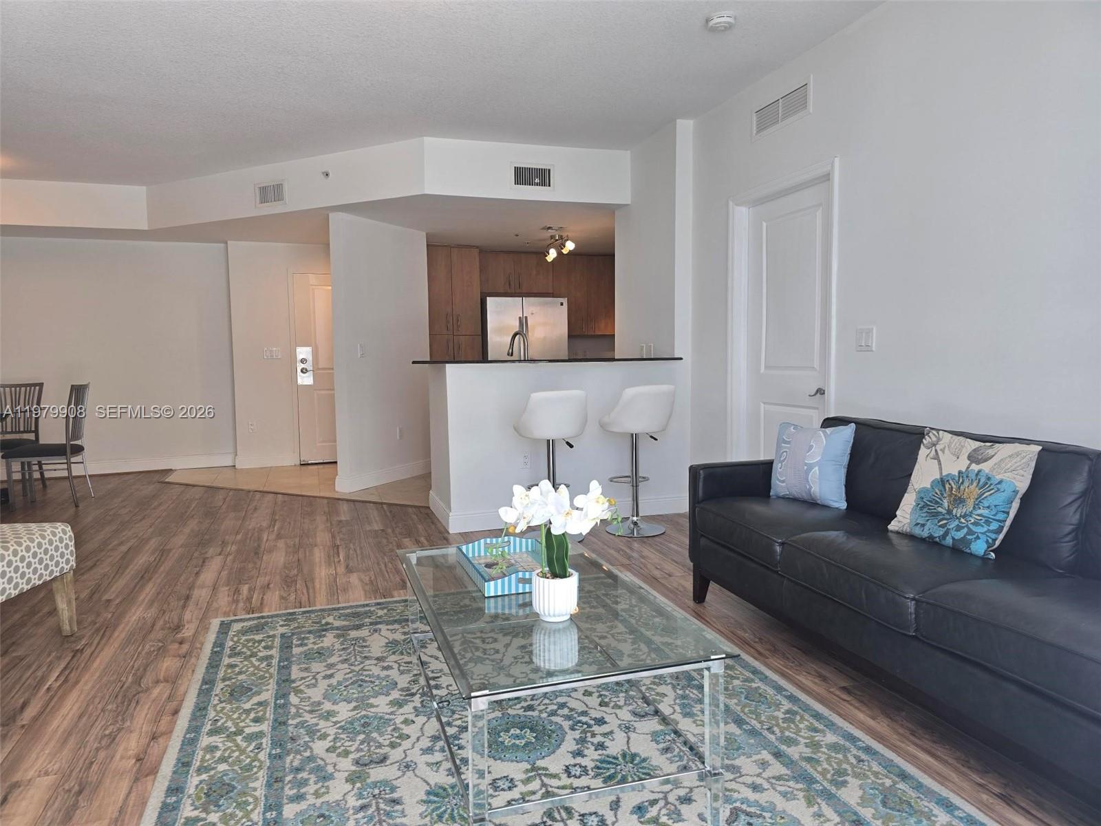 7900 Harbor Island Dr 523