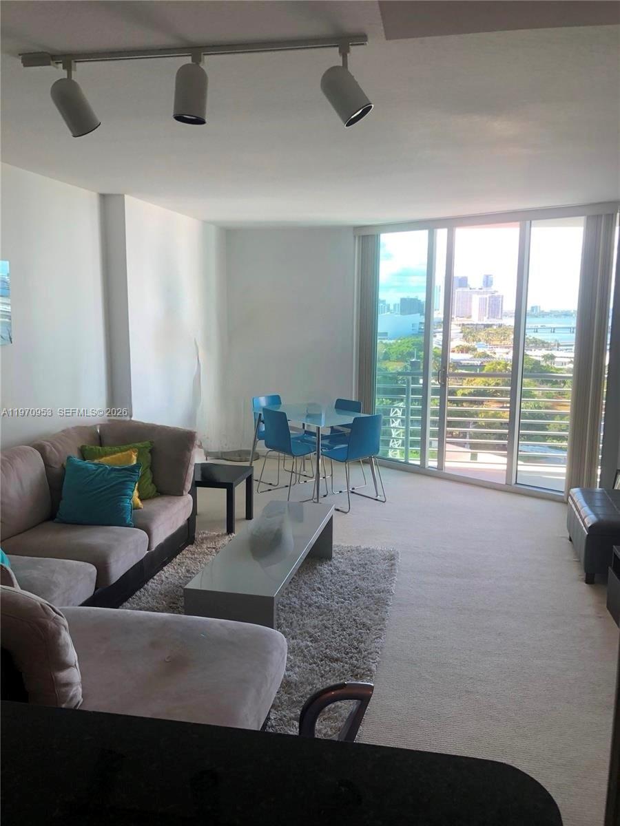 325 S Biscayne Blvd 2016