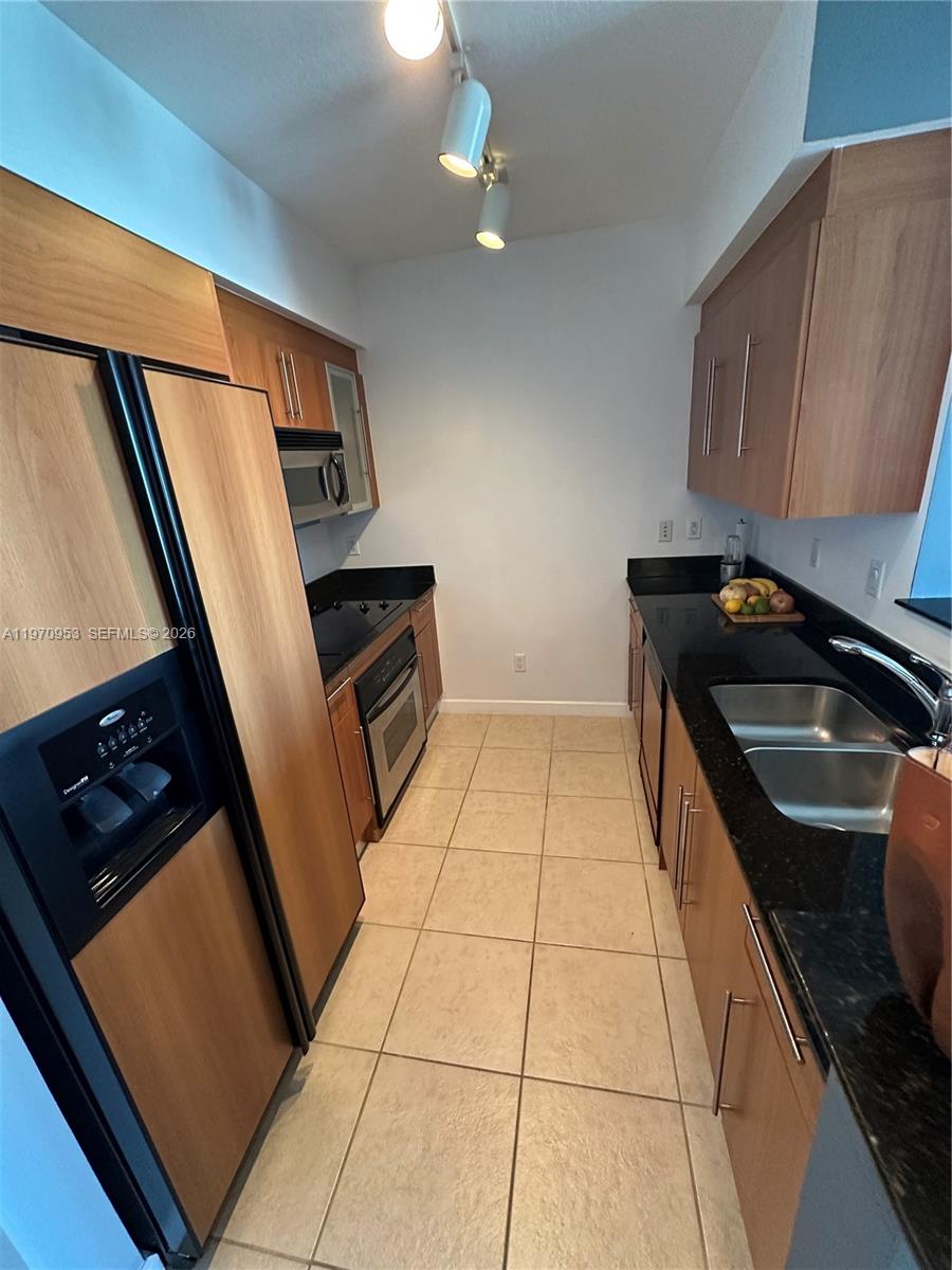 325 S Biscayne Blvd 2016