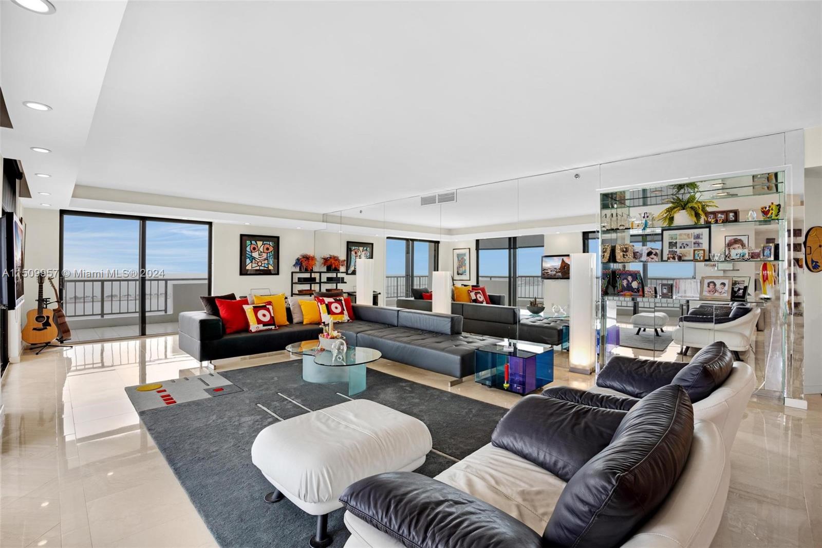 VILLA REGINA CONDO - Residential