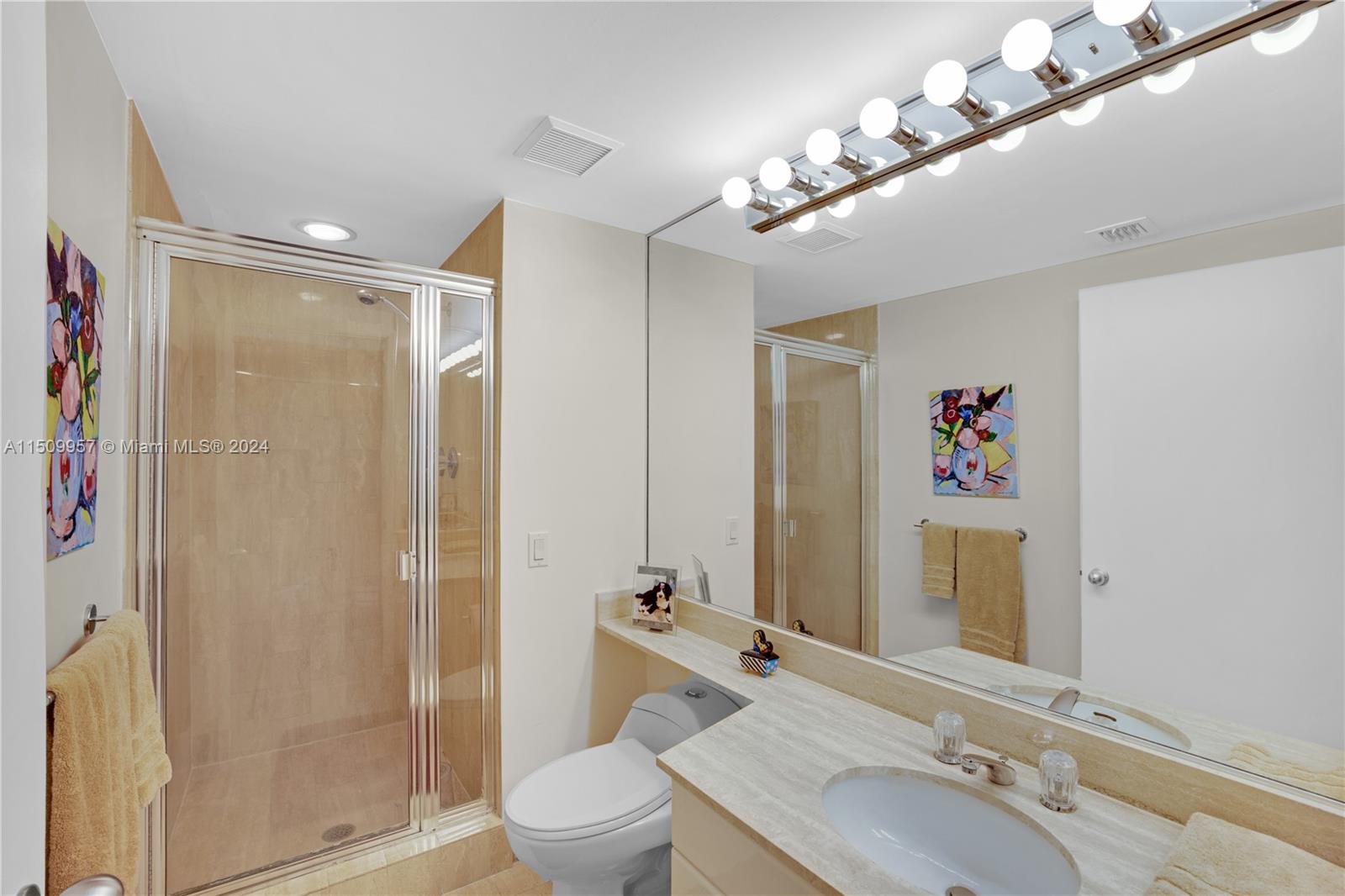 VILLA REGINA CONDO - Residential